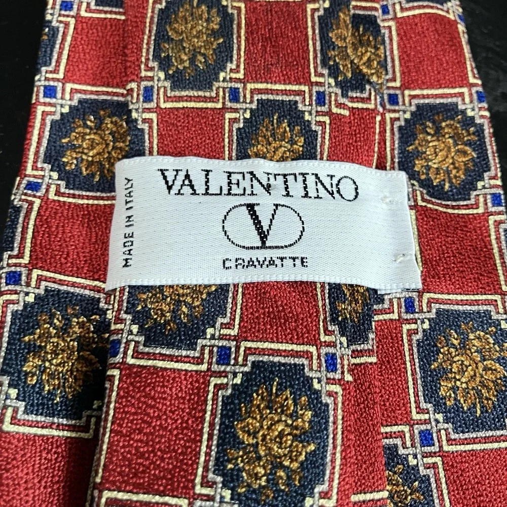 Valentino Cravatte Silk Necktie Red Blue Gold Geometric Medallion Made In Italy